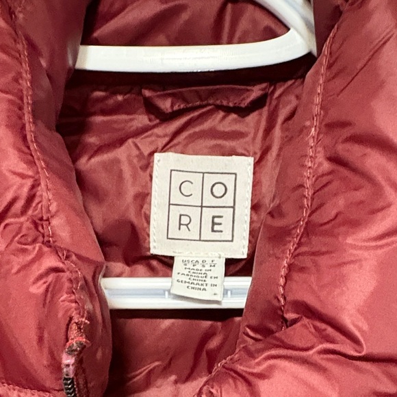 Burgundy Puffer Vest Small - Picture 3 of 5